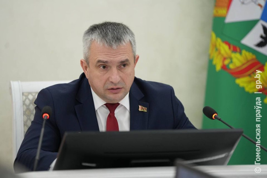 На аппаратном совещании в облисполкоме обсудили вопросы подготовки к новогодним праздникам