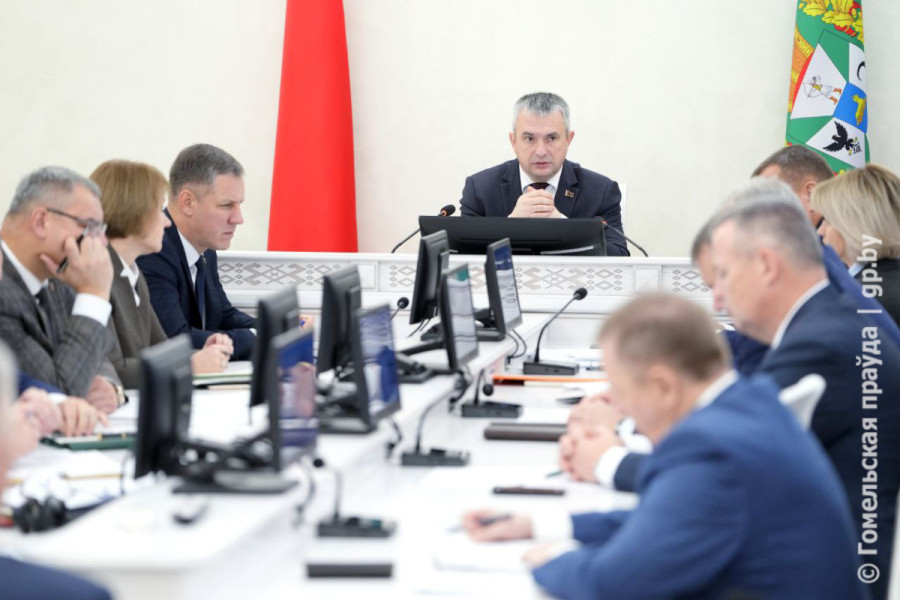 На аппаратном совещании в облисполкоме обсудили тему организации школьного питания