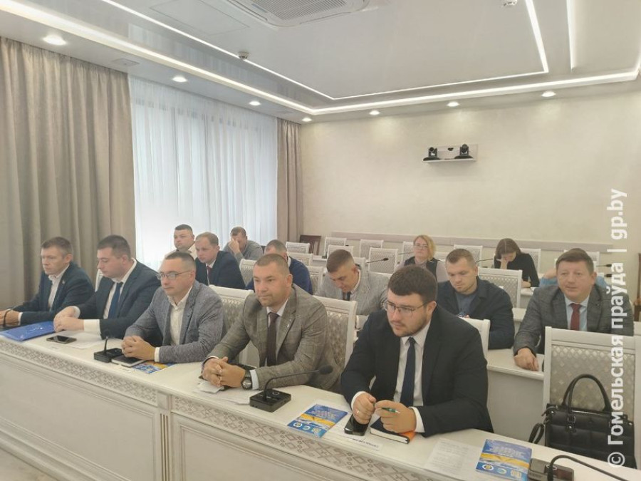 Не оборачиваться на выбранном пути. В Гомеле провели очередную сессию "Школы молодого руководителя"