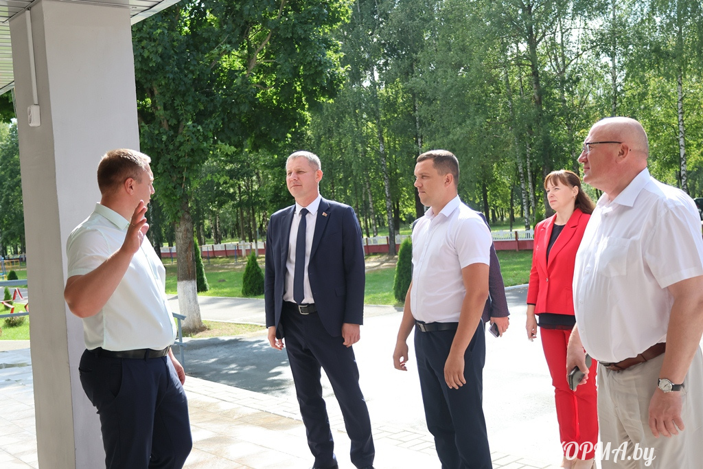 С рабочим визитом Кормянщину посетил помощник Президента – инспектор по Гомельской области Руслан Пархамович