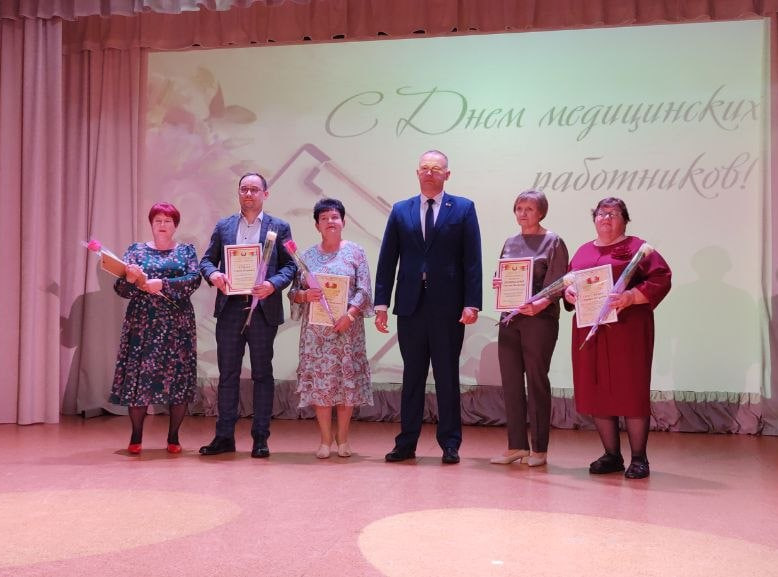 В Лоеве чествовали тех, кто дарит здоровье и надежду