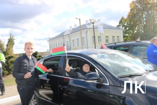 Патриотический автопробег «Во имя мира и созидания», посвященный 
80-летию освобождения Лоевского района от немецко-фашистских 
захватчиков, прошел на Лоевщине