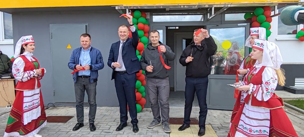 В Лоеве торжественно открыли новый многоквартирный жилой дом