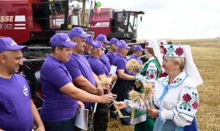 На пути к урожаю: обряд «Зажынкі» провели в КСУП «Малиновка-Агро» и ОАО «Колпень-Агро»