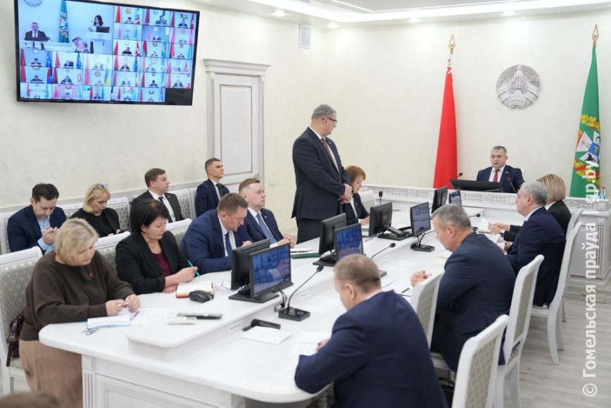 На апаратнай нарадзе ў аблвыканкаме абмеркавалі скарачэнне колькасці даўгабудаў