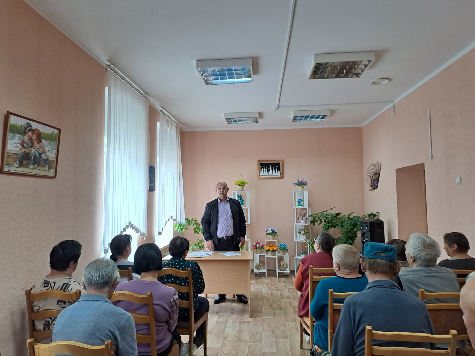 На базе учреждения «Лоевский территориальный центр социального обслуживания населения» прошла встреча в формате диалога «Решение актуальных проблем людей с инвалидностью»