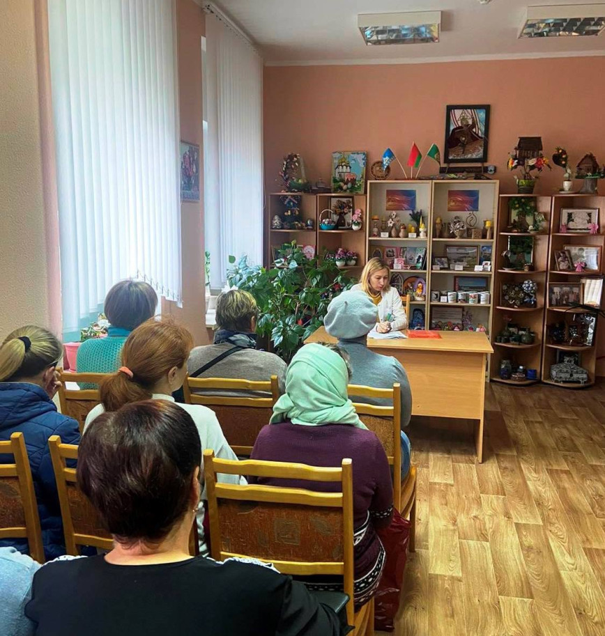 В учреждении «Лоевский территориальный центр социального обслуживания 
населения» на заседании