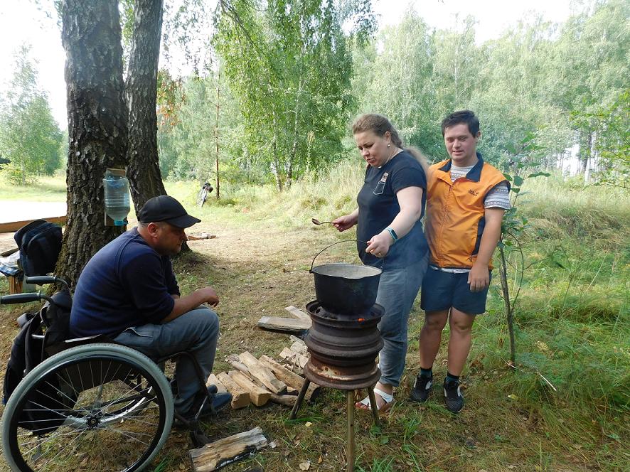 Для людей с ограниченными возможностями проведен поход