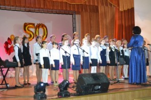 Лоевской детской школе искусств - 50